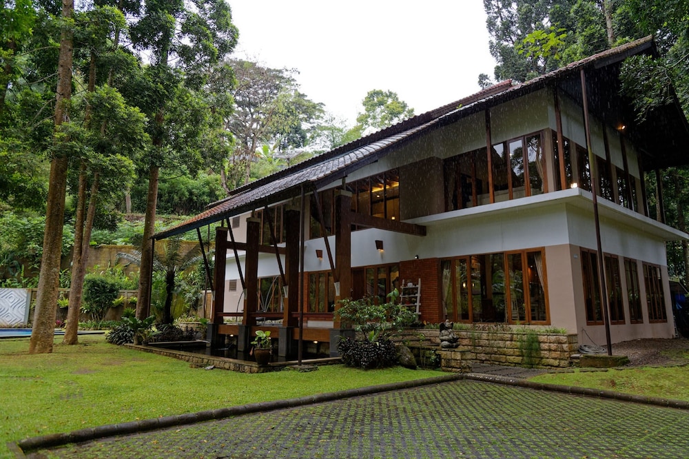 Plataran Puncak Residences
