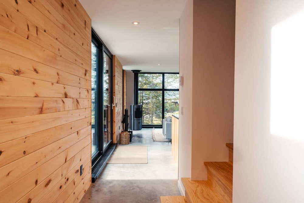 Bright Chalet With hot tub and Indoor Sauna