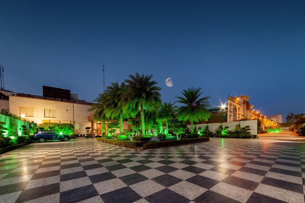Palm Green Hotel and Resorts