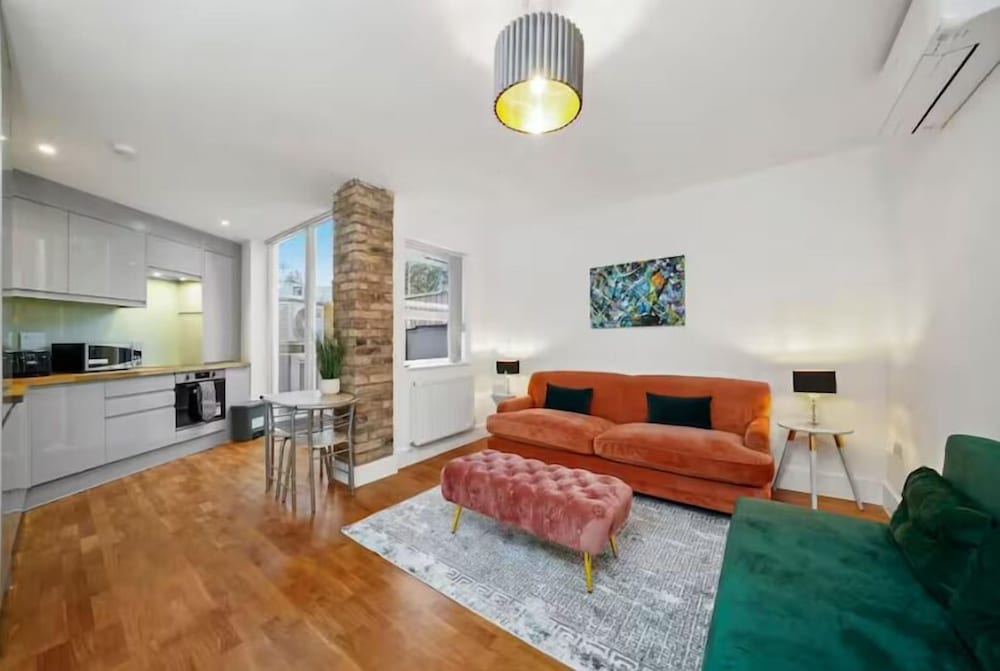 Flat 1 Victoria Grove
