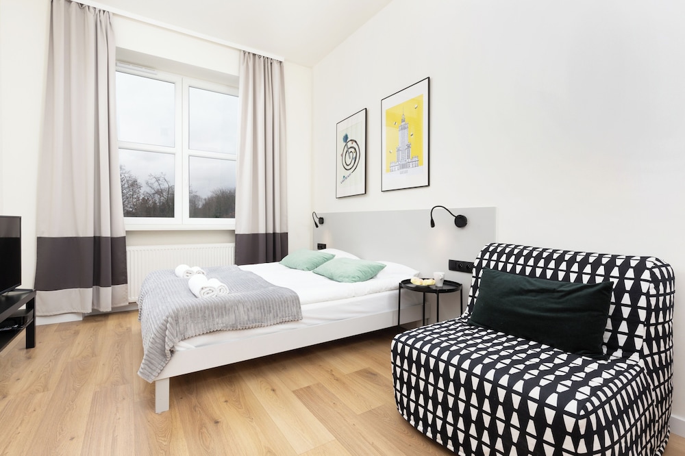 Apartments Warsaw Gagarina by Renters view 3