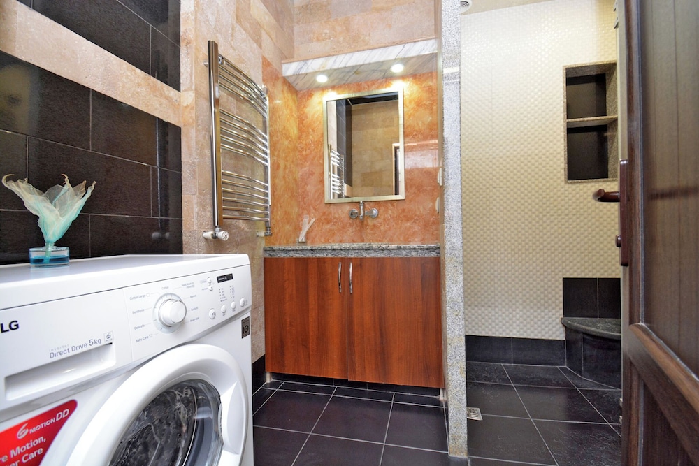 Apartment on Aram street