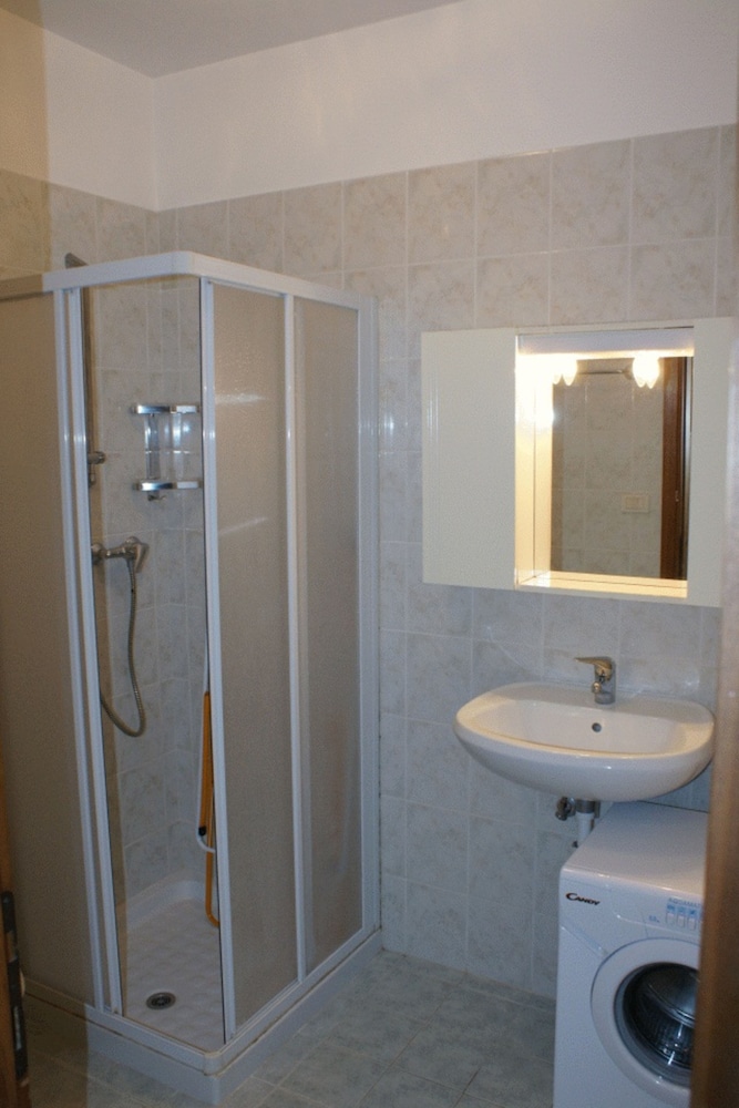 Cozy Flat With AC, Washing Machine and Dishwasher