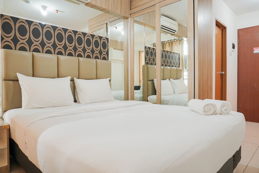 Chic and Cozy Studio at Tifolia Apartment view 2