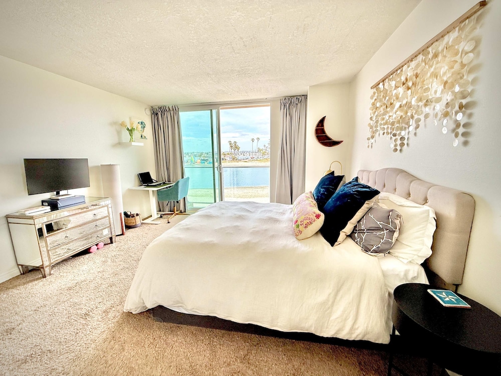 Mission Beach Bayfront Two-story bay View Condo