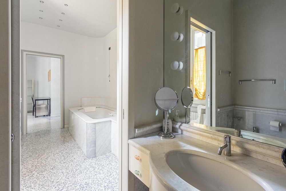 Stylish 1 br Close to Duomo