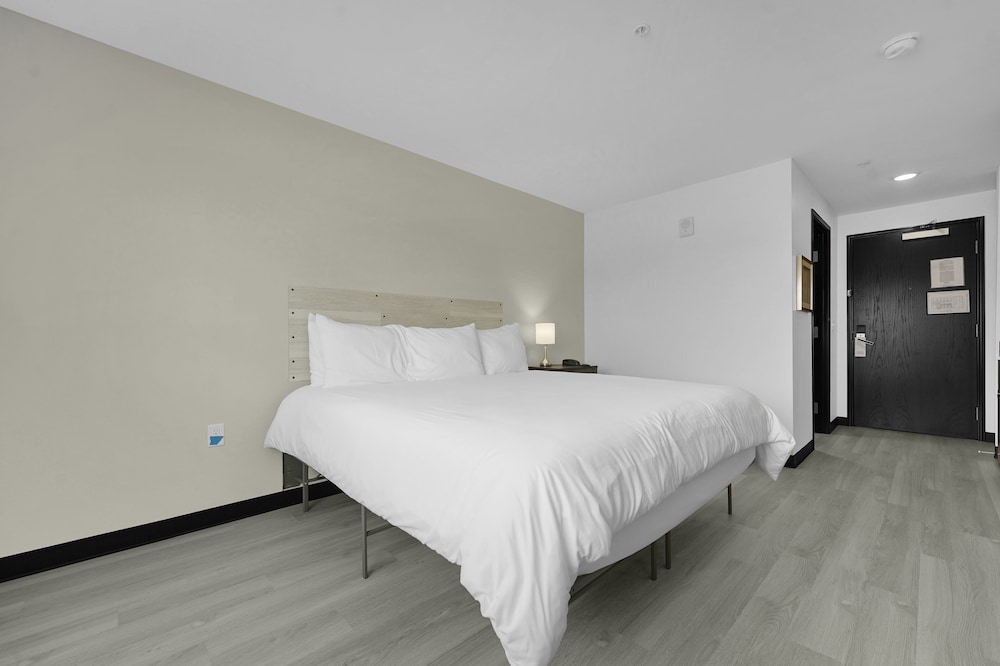 Holmes Suites Inn Columbus Pataskala - I-70 East - Property Image 25