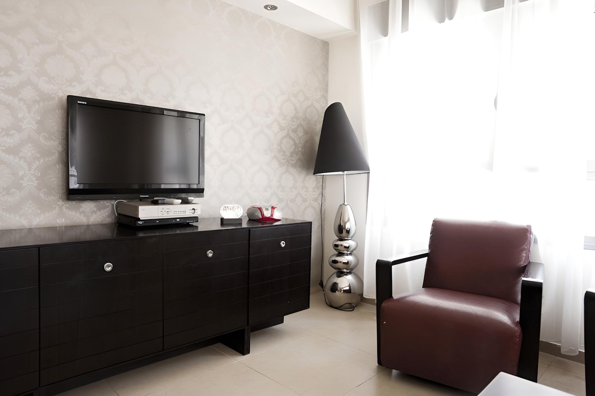 Sunshine Suites