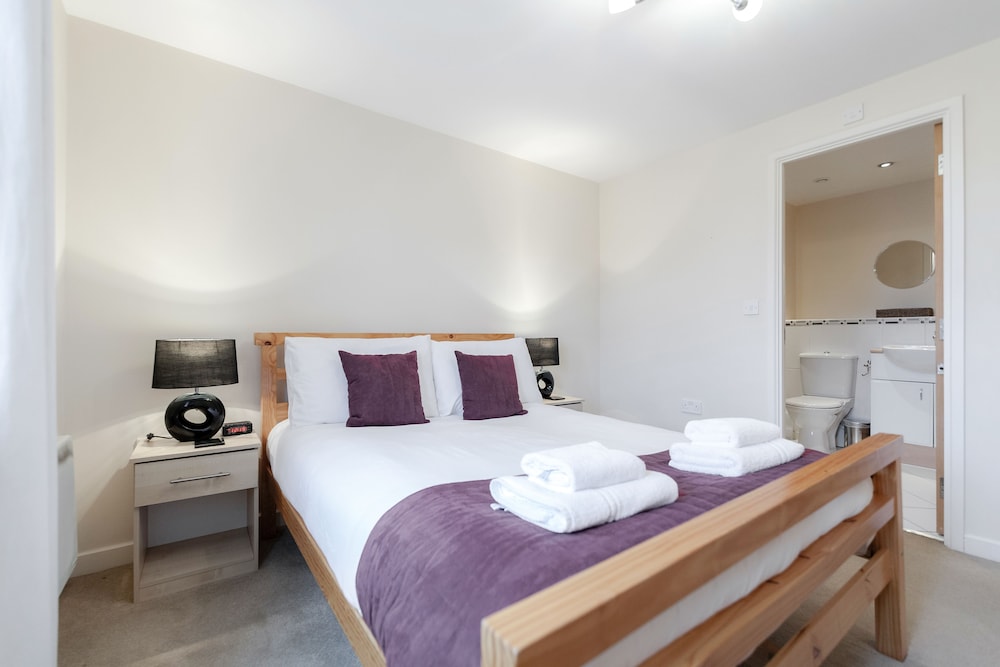 Guildford Vacations - Roomspace Apartments-Courtyard Guildford - Property Image 16