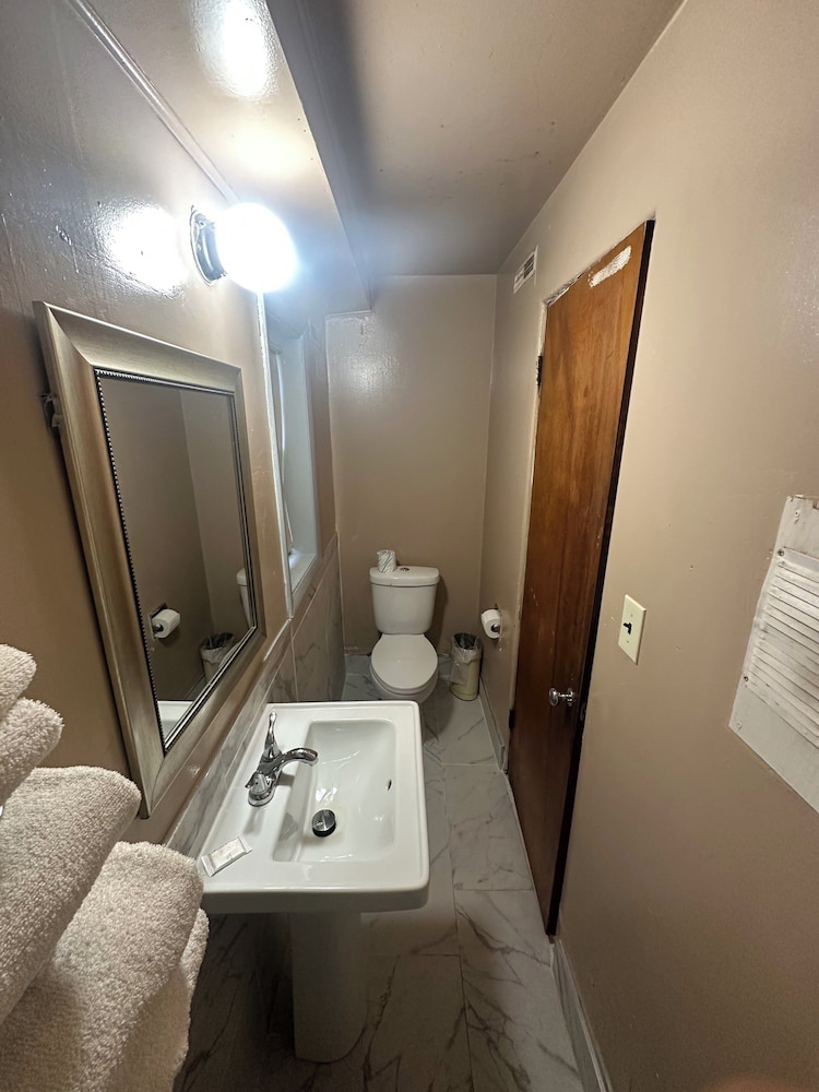 Oasis Inn Kenosha