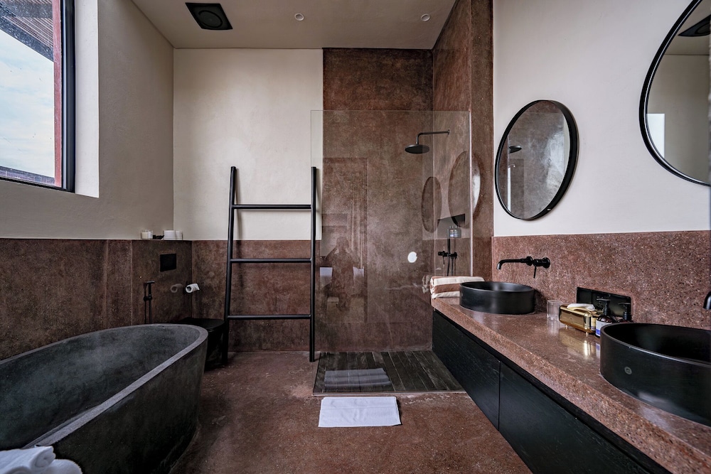 Five Stories - Luxury Villa Retreat