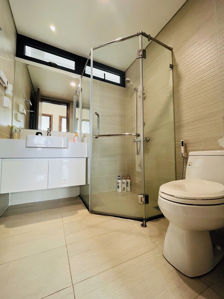 Sunny - Vinhomes Skylake Residences