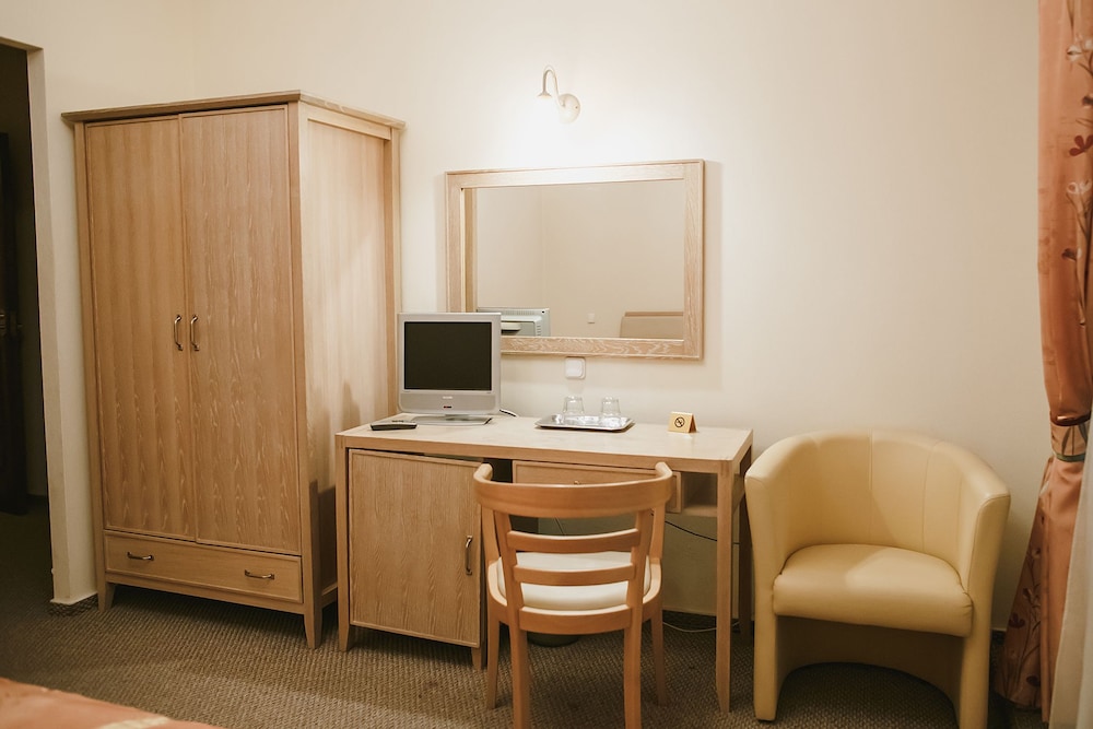 Hotel Shale