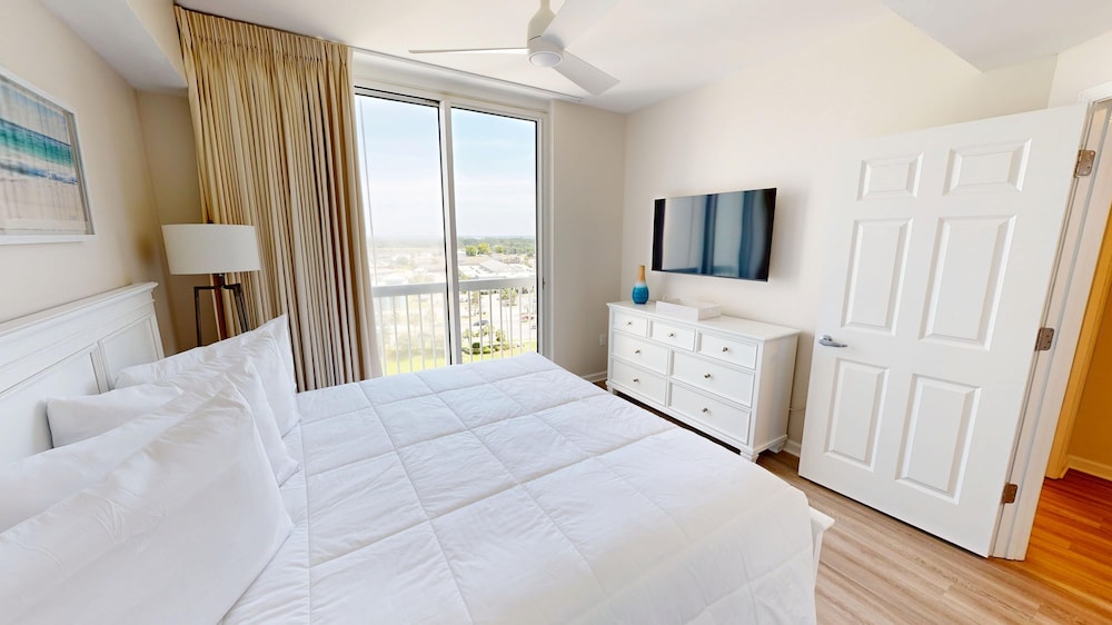 Silver Beach 1104w 3 Bedroom Condo