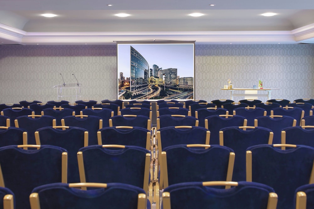 Puteaux Vacations - Renaissance Paris La Defense Hotel - Property Image 3