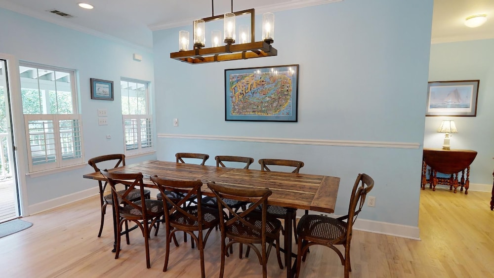 1616 Jones Avenue by Tybee Vacation Rentals