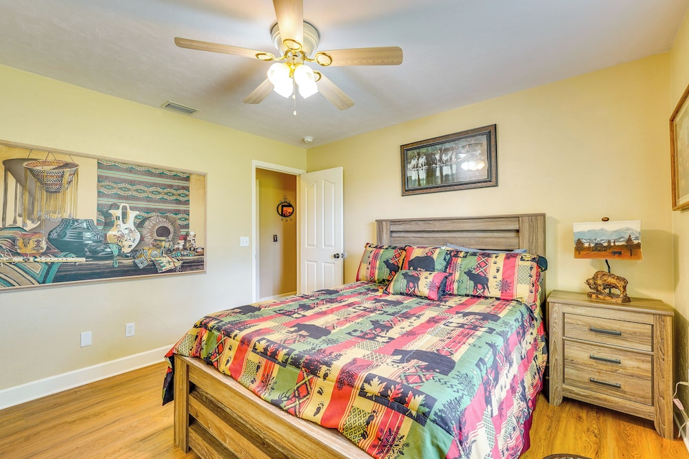 Welcoming Home w/ Yard on 20 Acres in High Springs