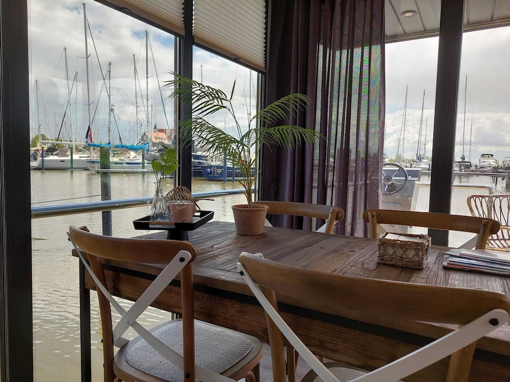 Luxury Houseboat in Volendam Marina, photo 25
