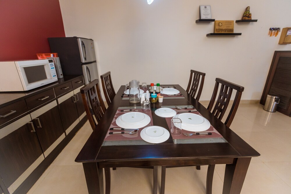 SmartStay Service Apartment