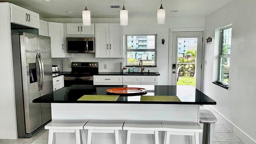 Orange Bay Retreat - Amazing View