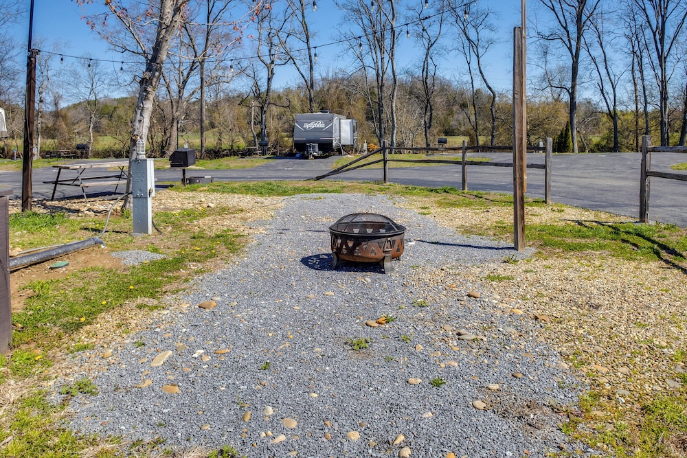 Fire Pit + Pool Access: Cozy Cabin in Sevierville!