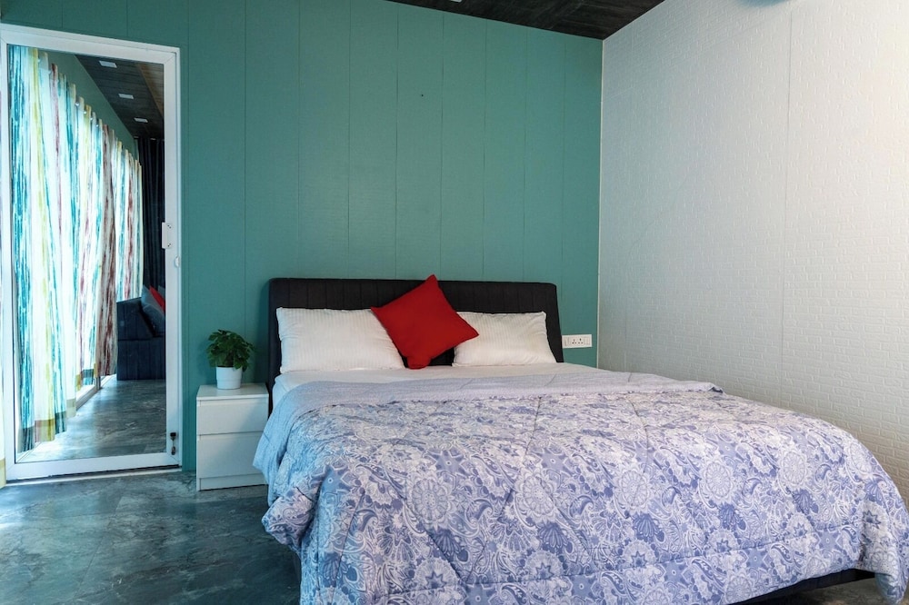 Natures Cove Resort