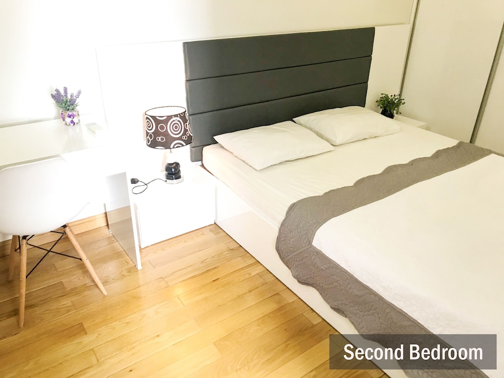 Sunrise City 2BR SW Pool 20th