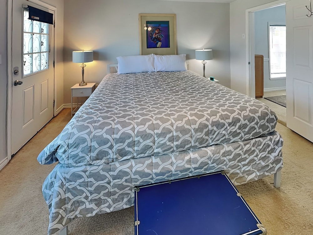 Surfside Crab Retreat by Ryson Vacation Rentals