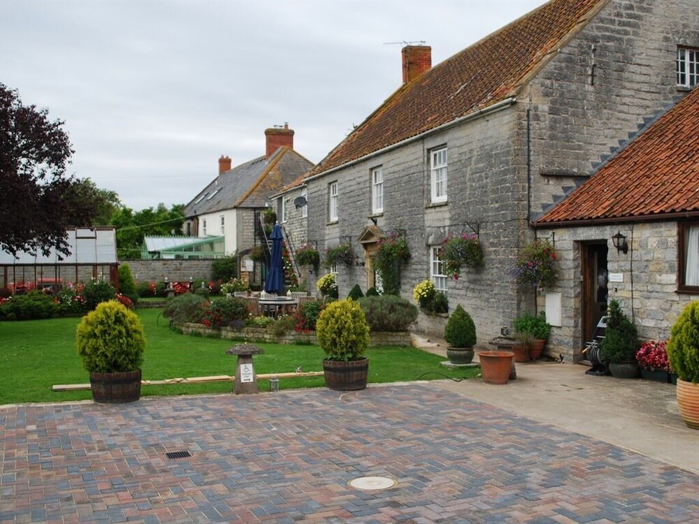 Double-gate Farm