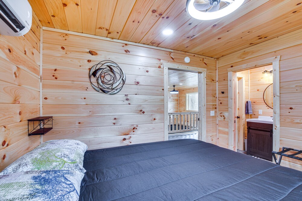 Modern Salineville Cabin on 13 Acres w/ Fire Pit! view 3