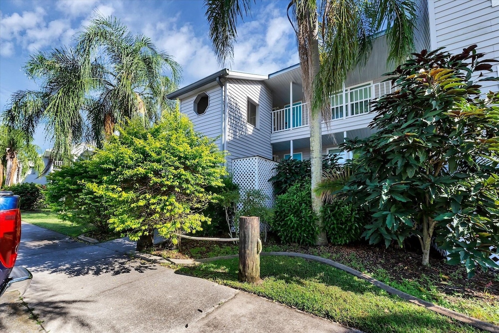Myakka River 2/2 Private Waterfront Condo With Loft 2 Bedroom Condo