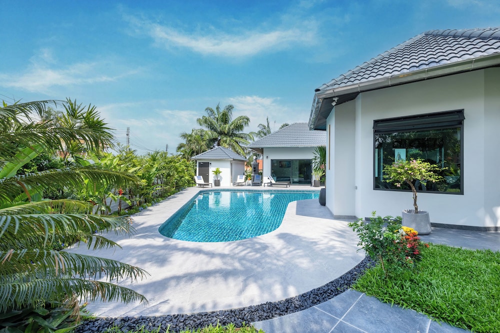 Villa Waree minutes to City and Beach