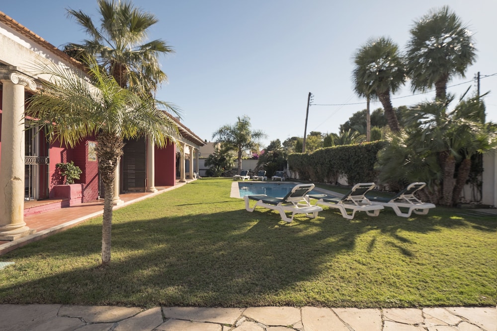 Villa Bouganvillea
