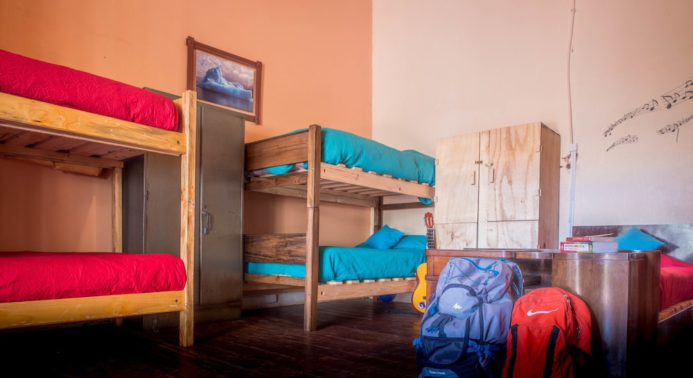Kom Hostal - Hostel