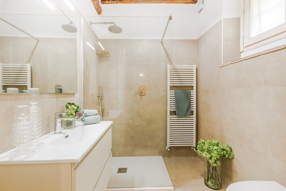 The Hidden Alley Apartment