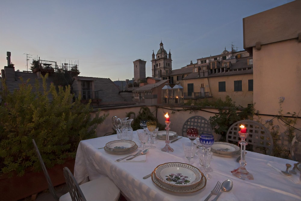 Genoa Vacations - Sui Tetti del Centro di Genova - Property Image 14