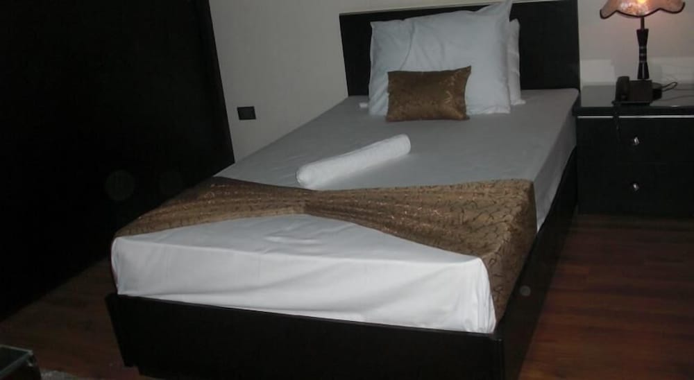 Cairo plaza Guest House