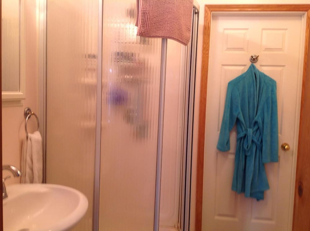 10th Avenue Guest House & Suites