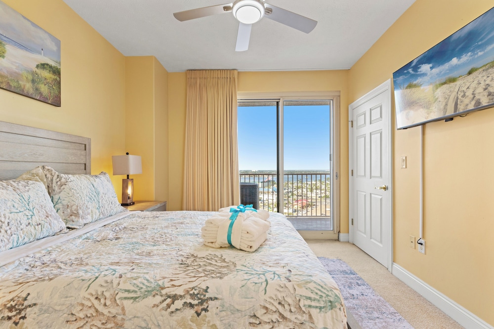 Treasure Tides3br Beachfront Corner Unit Sleeps 8 With Stunning Gulf Views!