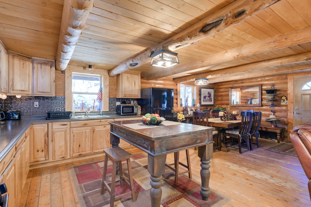 Philipsburg Log Cabin - Direct Bike Park Access! view 3