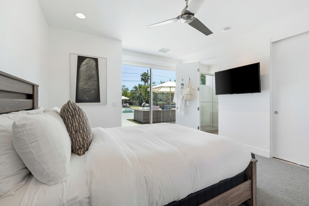 The Polo Villas by AvantStay – Modern Oasis Near Empire Polo Club
