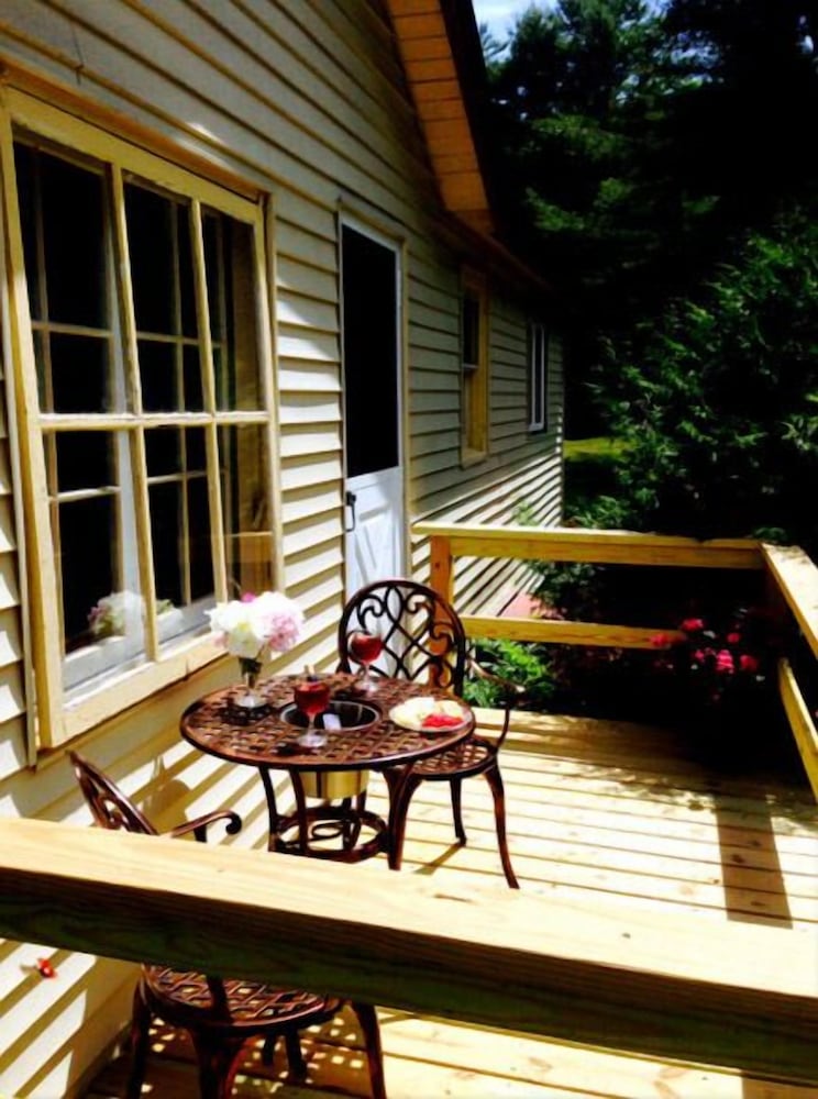 ADK Trail Inn