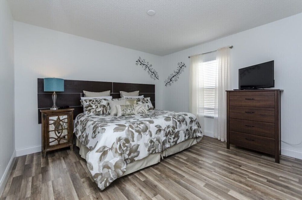 5 Bedroom 3.5 Bathroom Pool Villas - Image 5