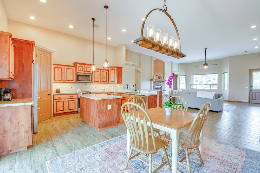 Winter Haven w/ Mtn Views in Prescott Valley