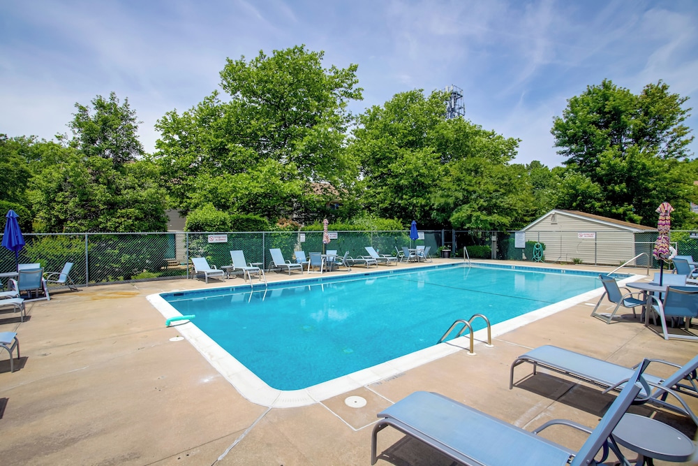 ~ 1 Block to Bethany Beach, Retreat w/ Pool Access