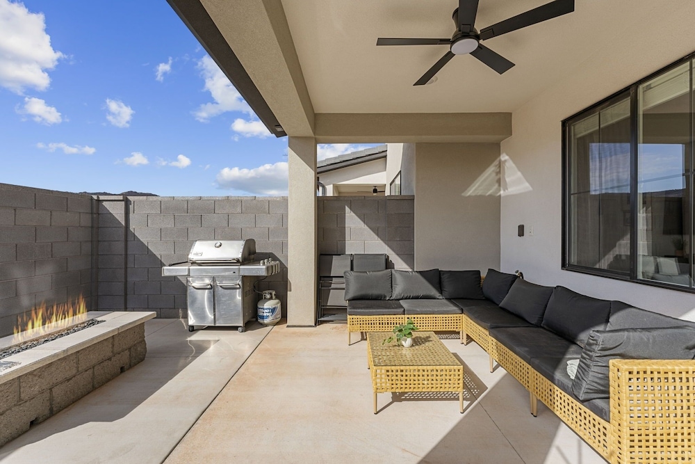 Adventure Basecamp 4 Bedroom Townhouse