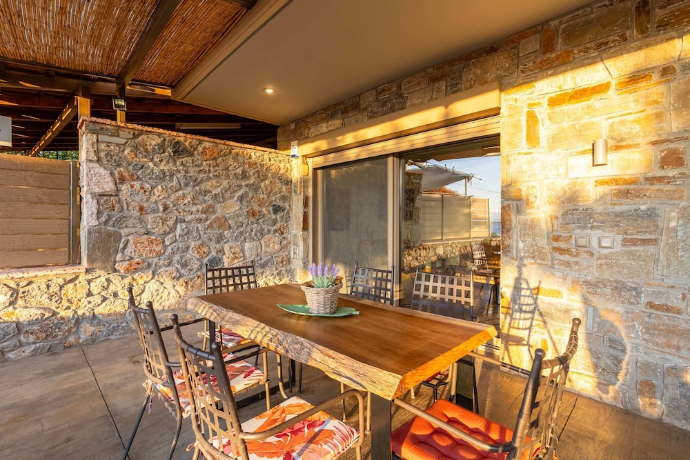 Verga Paradise Nest - A Blissful Hideout