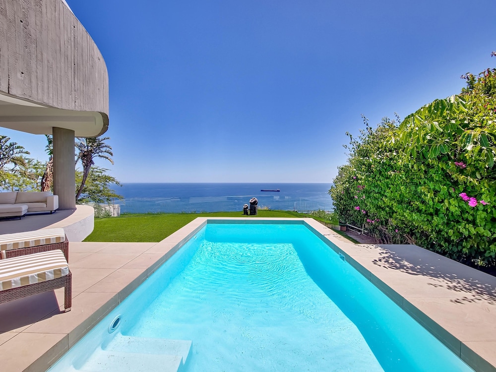Ocean Villa - Ultra Luxury Villa in Bantry Bay