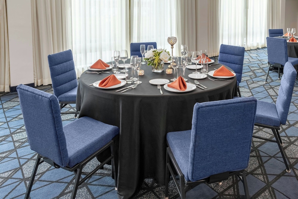 Courtyard By Marriott Sherman