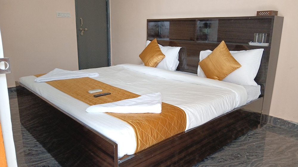 HOTEL PRICELESS AMITY UNIVERSITY LUCKNOW